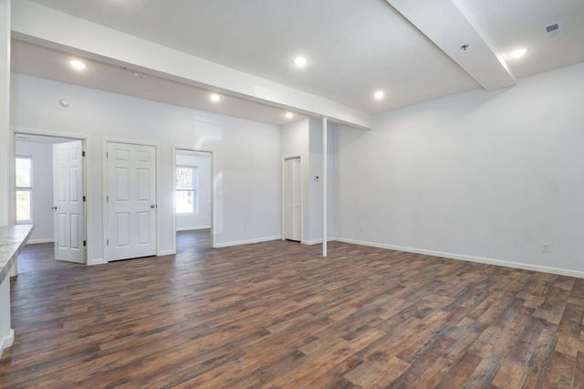 2420 E Blaine Street, Springfield, MO 65803