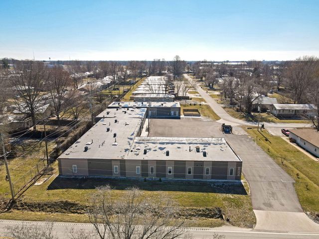 2420 E Blaine Street, Springfield, MO 65803