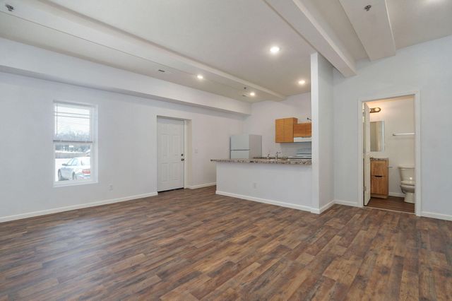 2420 E Blaine Street, Springfield, MO 65803