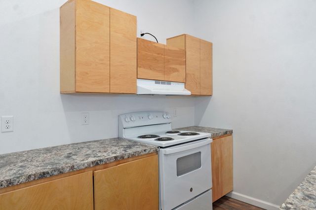 2420 E Blaine Street, Springfield, MO 65803