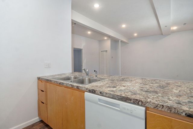 2420 E Blaine Street, Springfield, MO 65803