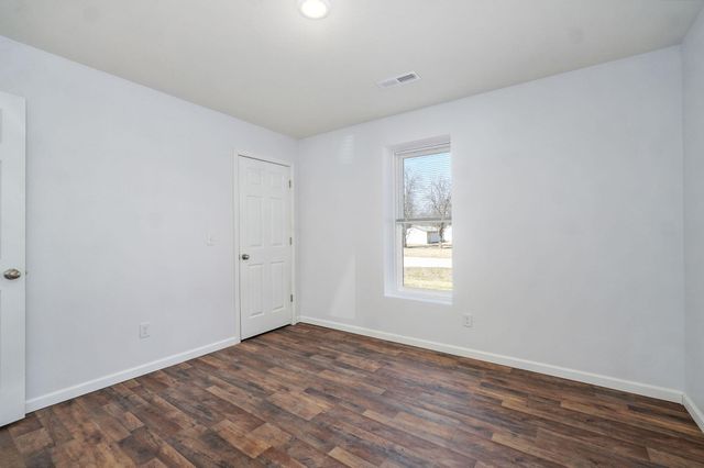 2420 E Blaine Street, Springfield, MO 65803