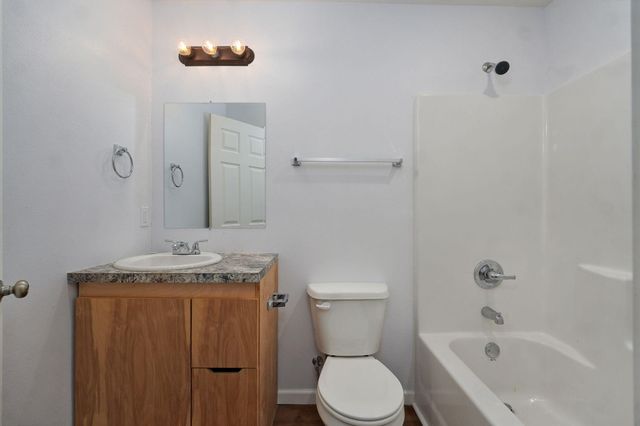 2420 E Blaine Street, Springfield, MO 65803