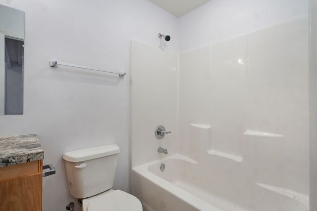 2420 E Blaine Street, Springfield, MO 65803