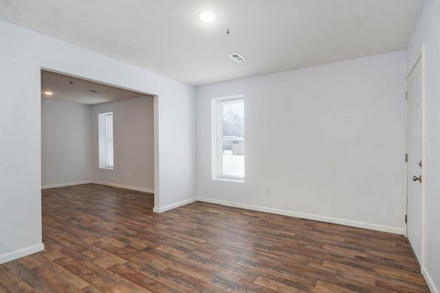 2420 E Blaine Street, Springfield, MO 65803