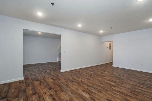 2420 E Blaine Street, Springfield, MO 65803