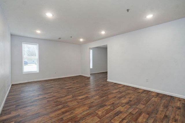 2420 E Blaine Street, Springfield, MO 65803