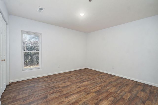 2420 E Blaine Street, Springfield, MO 65803