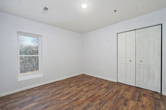 2420 E Blaine Street, Springfield, MO 65803