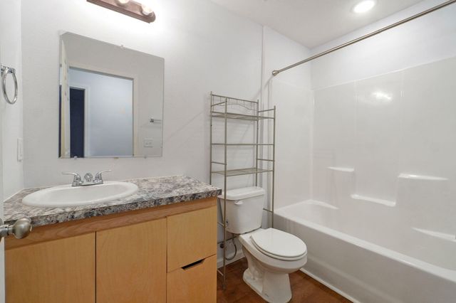 2420 E Blaine Street, Springfield, MO 65803