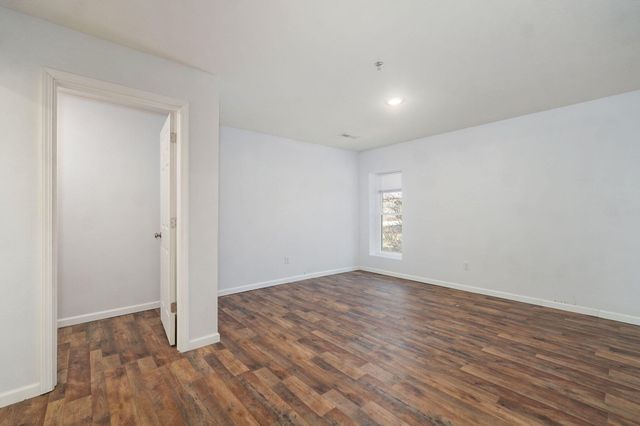 2420 E Blaine Street, Springfield, MO 65803