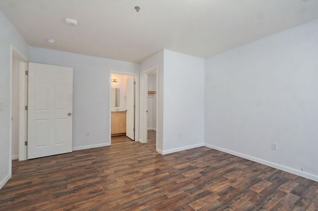 2420 E Blaine Street, Springfield, MO 65803