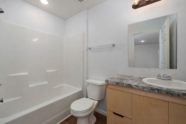 2420 E Blaine Street, Springfield, MO 65803