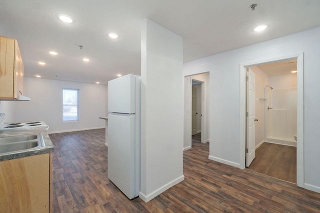 2420 E Blaine Street, Springfield, MO 65803