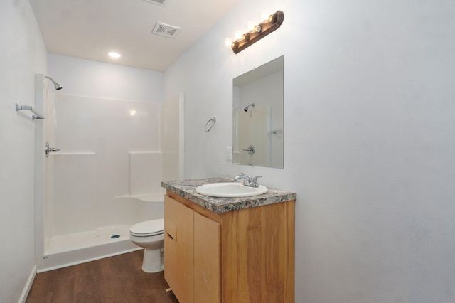 2420 E Blaine Street, Springfield, MO 65803