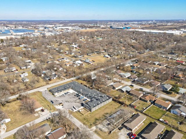 2420 E Blaine Street, Springfield, MO 65803