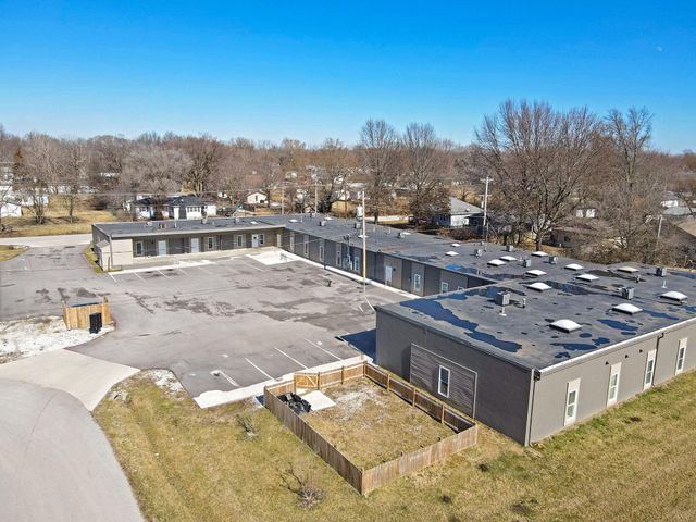 2420 E Blaine Street, Springfield, MO 65803