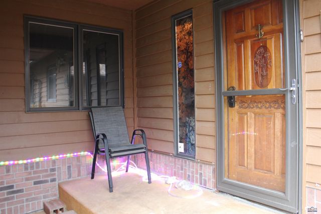930 COUNTRY CLUB DR, Spearfish, SD 57783