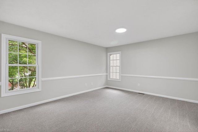 824 Lancaster LN, Newport News, VA 23602