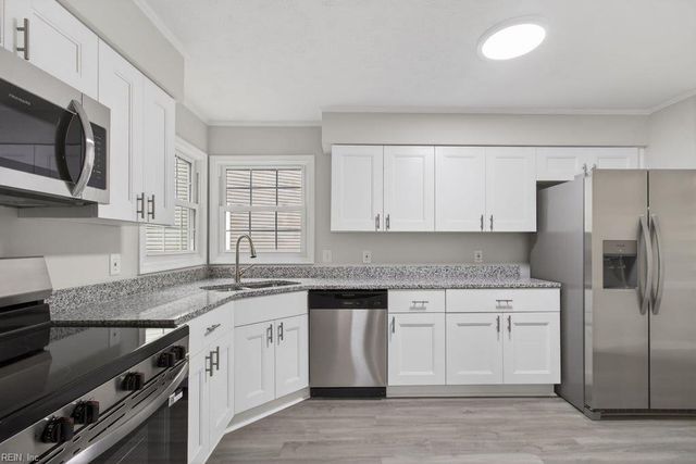 824 Lancaster LN, Newport News, VA 23602