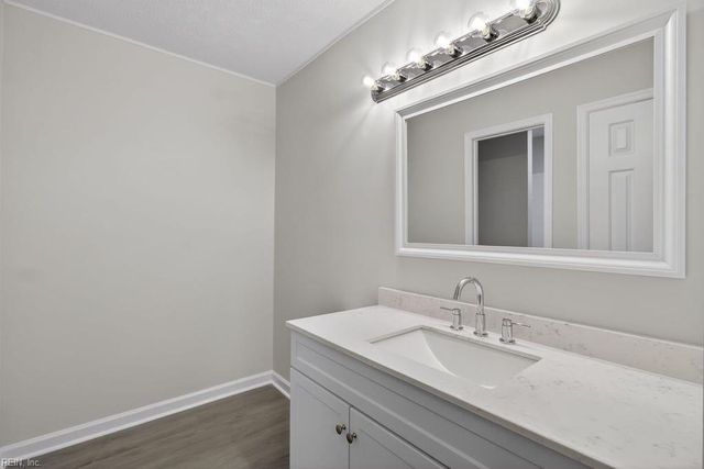 824 Lancaster LN, Newport News, VA 23602