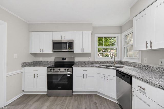 824 Lancaster LN, Newport News, VA 23602