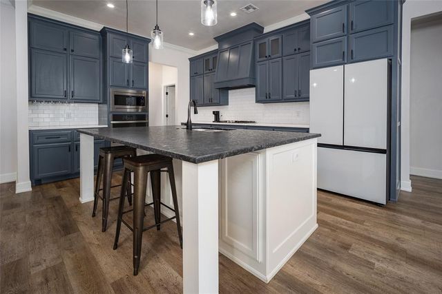 10198 Woodland Way, Edmond, OK 73025