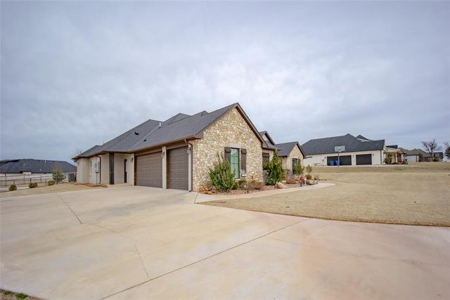 10198 Woodland Way, Edmond, OK 73025