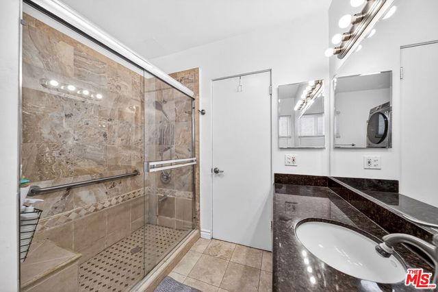 446 S St Andrews Place 2, Los Angeles, CA 90020