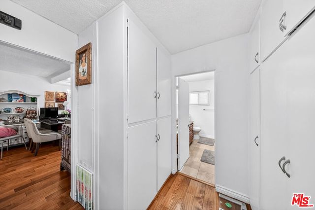 446 S St Andrews Place 2, Los Angeles, CA 90020
