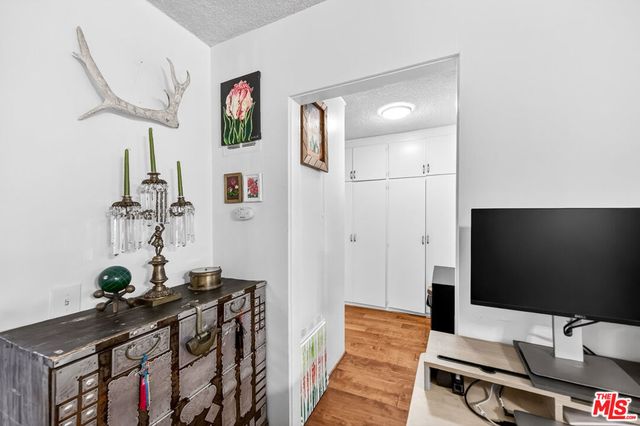 446 S St Andrews Place 2, Los Angeles, CA 90020