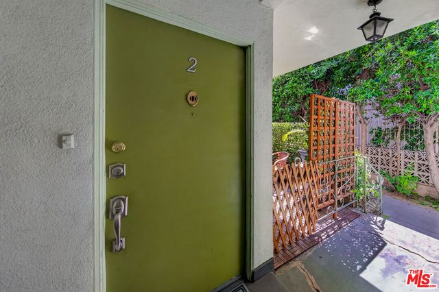 446 S St Andrews Place 2, Los Angeles, CA 90020
