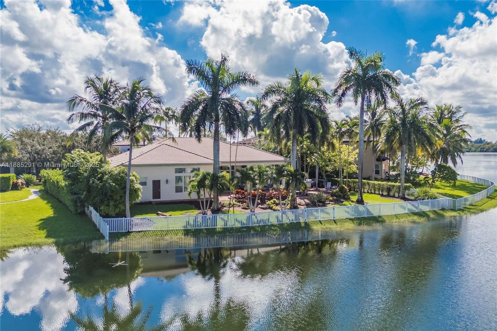 4166 SW 190th Ave, Miramar, FL 33029