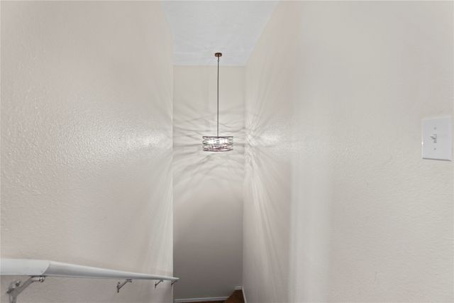 32 Sunset Canyon Lane, Santa Fe, NM 87508