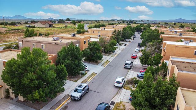 32 Sunset Canyon Lane, Santa Fe, NM 87508