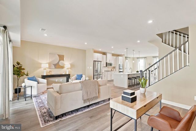 24274 THURSO SQ, Dulles, VA 20166