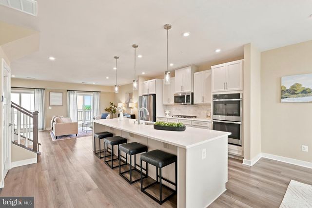 24274 THURSO SQ, Dulles, VA 20166