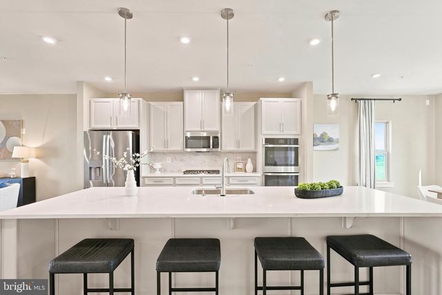 24274 THURSO SQ, Dulles, VA 20166