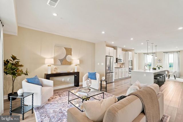 24274 THURSO SQ, Dulles, VA 20166