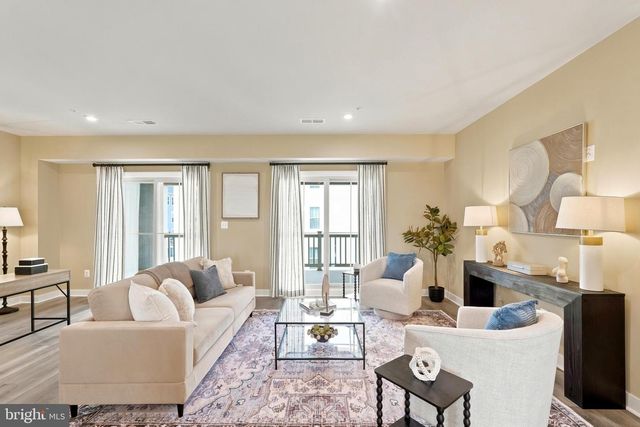 24274 THURSO SQ, Dulles, VA 20166
