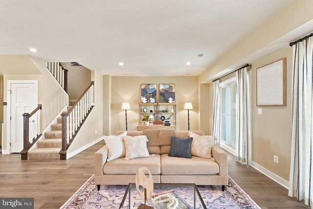 24274 THURSO SQ, Dulles, VA 20166