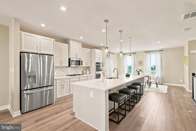 24274 THURSO SQ, Dulles, VA 20166