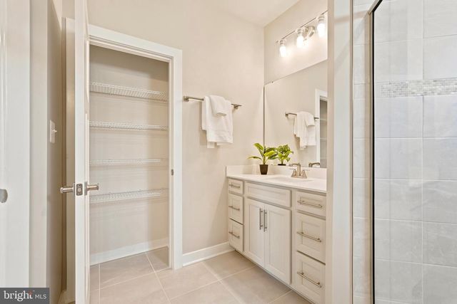 24274 THURSO SQ, Dulles, VA 20166
