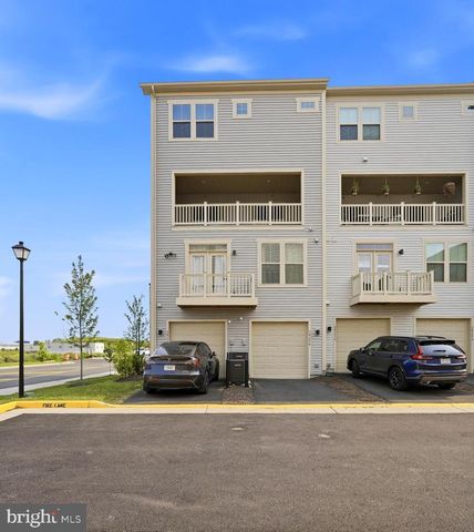 24274 THURSO SQ, Dulles, VA 20166