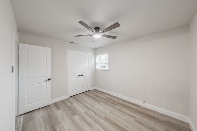 404 Simmons Drive, Hurst, TX 76053