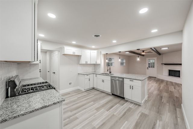 404 Simmons Drive, Hurst, TX 76053
