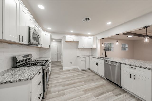 404 Simmons Drive, Hurst, TX 76053