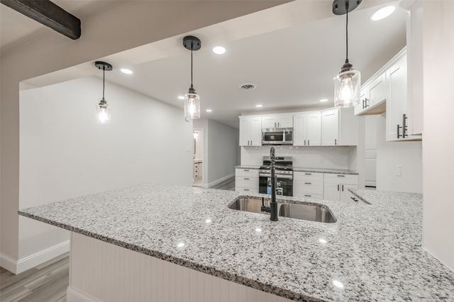 404 Simmons Drive, Hurst, TX 76053