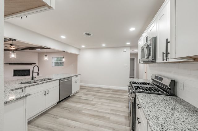 404 Simmons Drive, Hurst, TX 76053
