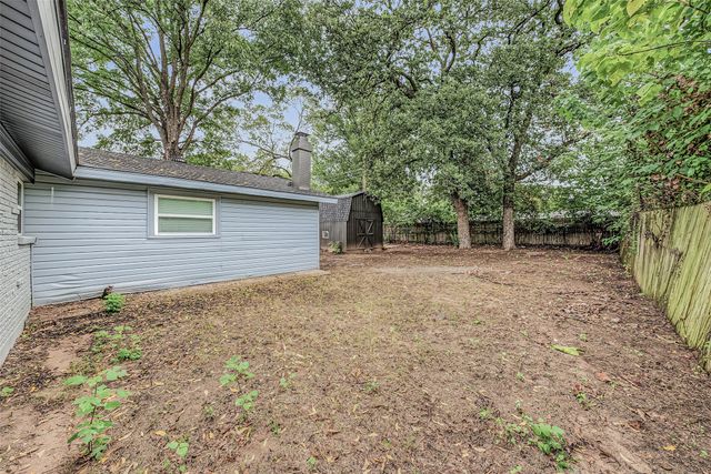 404 Simmons Drive, Hurst, TX 76053